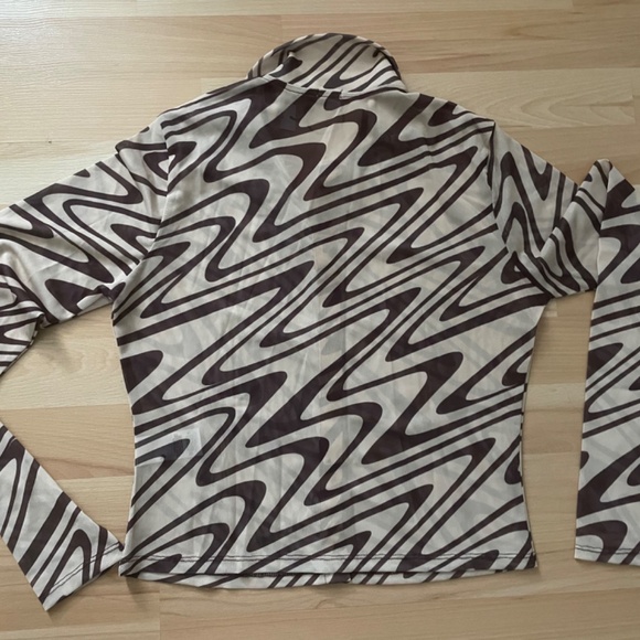 Mesh button up - Picture 2 of 3